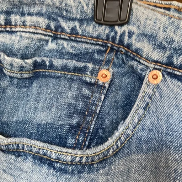 Relisted Levi’s 541 athletic taper distressed jean sits at waist 58 x 34 - Picture 9 of 17